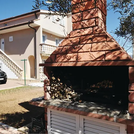 Pet Friendly In Privlaka With Kitchen