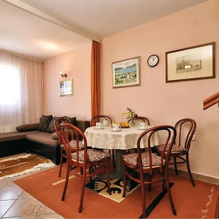 Pet Friendly In Privlaka With Kitchen Апартаменты *